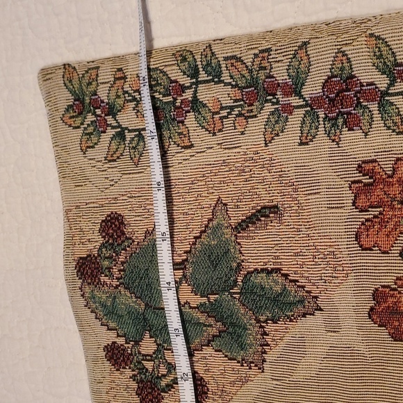 LAST CHANCE. Vintage Tapestry Set of 3 Placemats - Picture 4 of 6